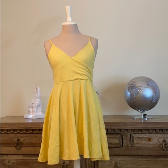 Forever 21 Dresses & Skirts - Yellow flowy dress